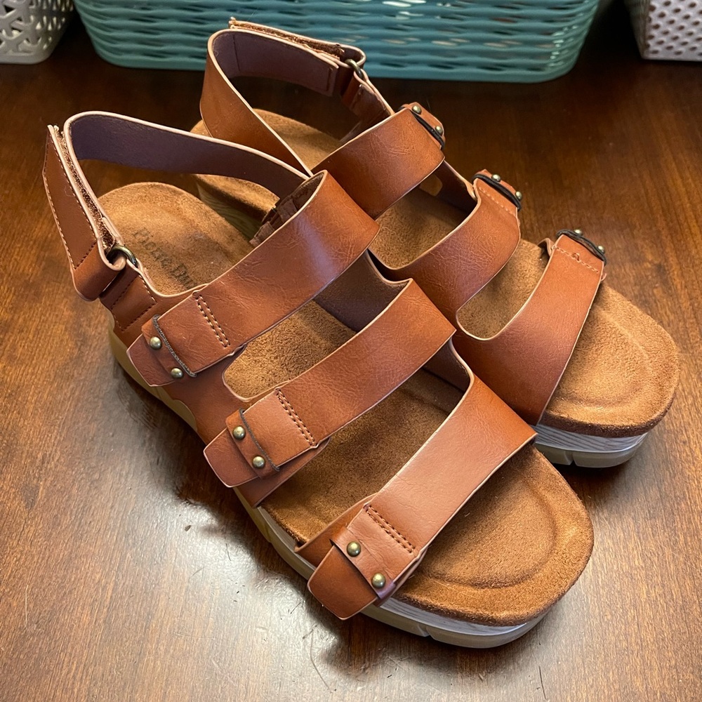 PIERRE DUMAS Essence Flatform Sandal - Picture 4 of 8